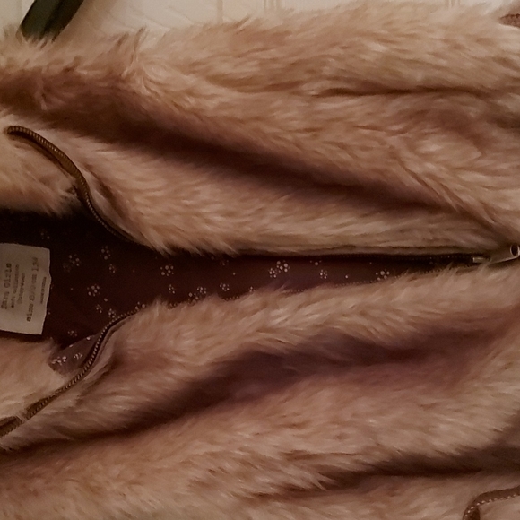 Furry vest - Picture 2 of 6